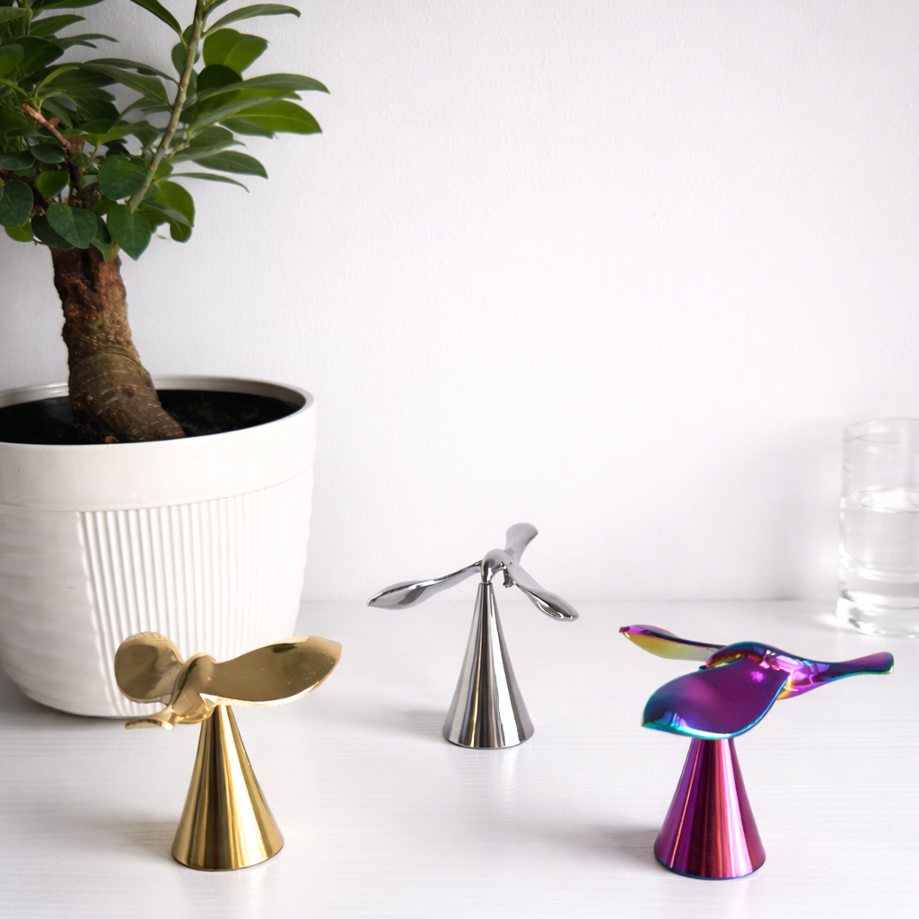 Balancing Bird Bottle Opener – Metal Flying Bird Bar Decor Gift